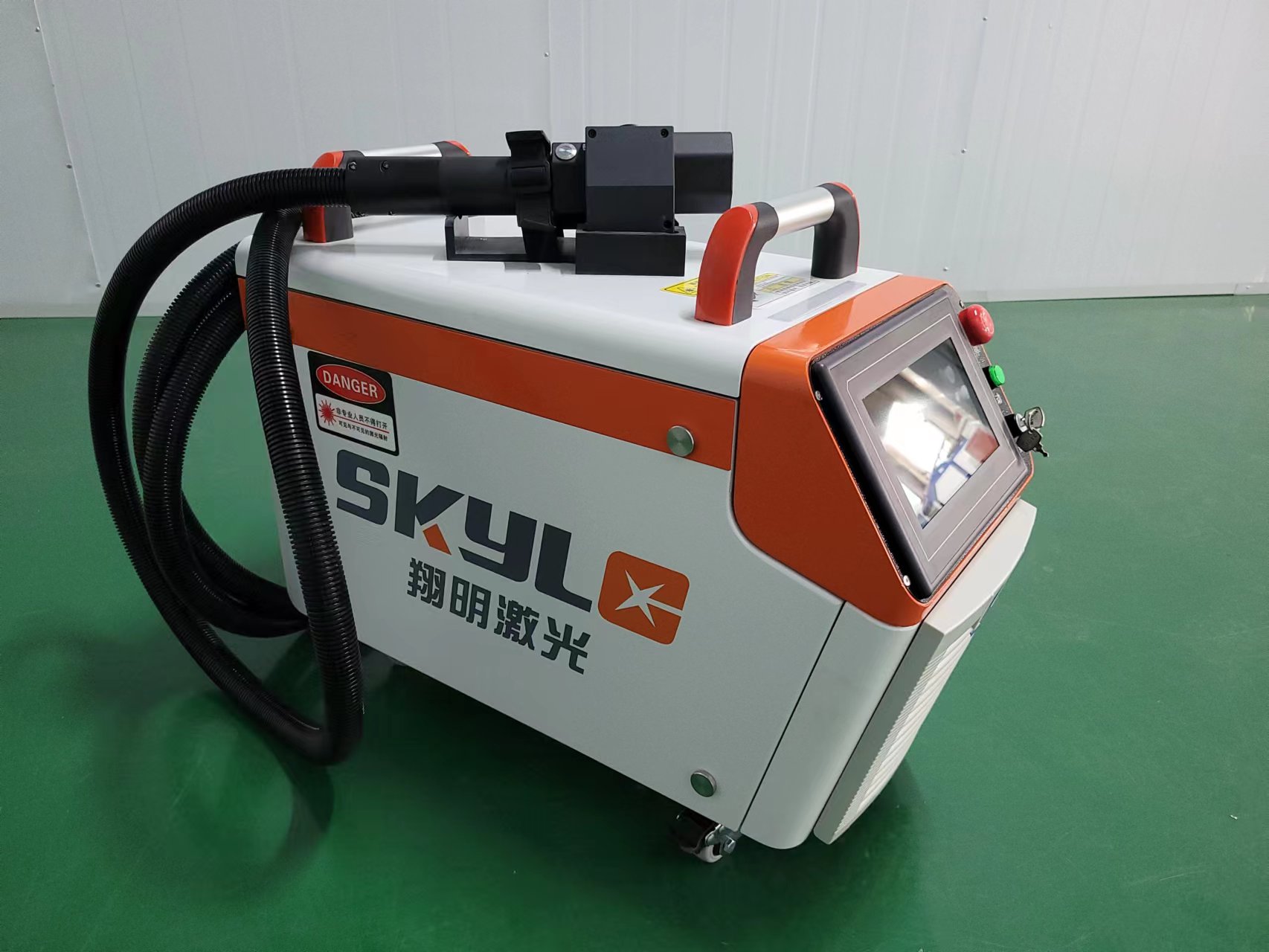 手持式100W脈沖激光清洗機